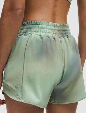 Lululemon Hotty Hot HR Short 4” Chroma Drift Green Multi/Palm Court Size 10